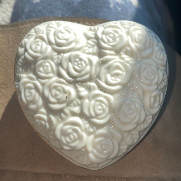 Vintage Lenox Vanity Heart Shaped Trinket Box~Rose Keepsake Jewelry Box - Picture 2 of 5